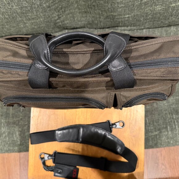 TUMI Nylon & Leather Computer Briefcase Messenger - Picture 2 of 7
